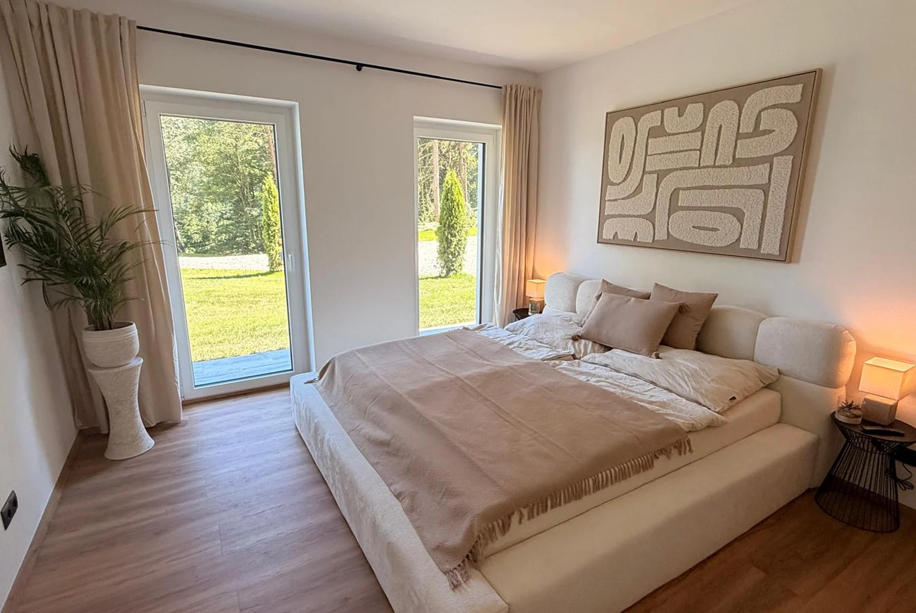 Schlafzimmer 1