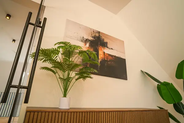 Eingangsfoyer mit Pflanzen